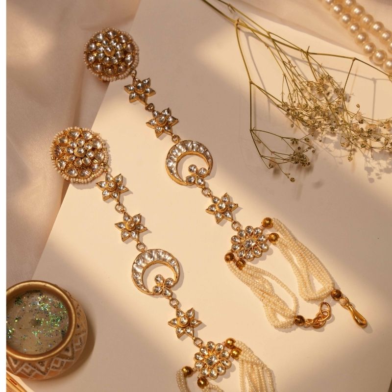 Kesar White Jadtar Embellished Pearl Haath Phool