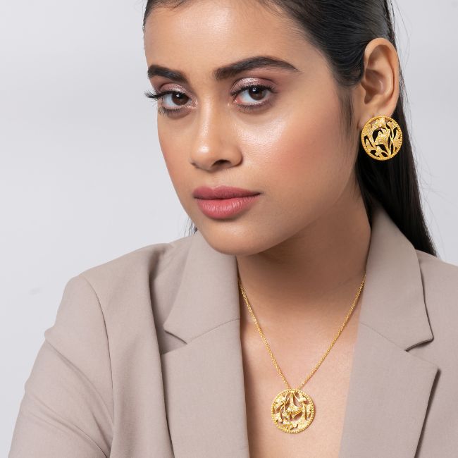 Ginkgo Round Pendant Necklace