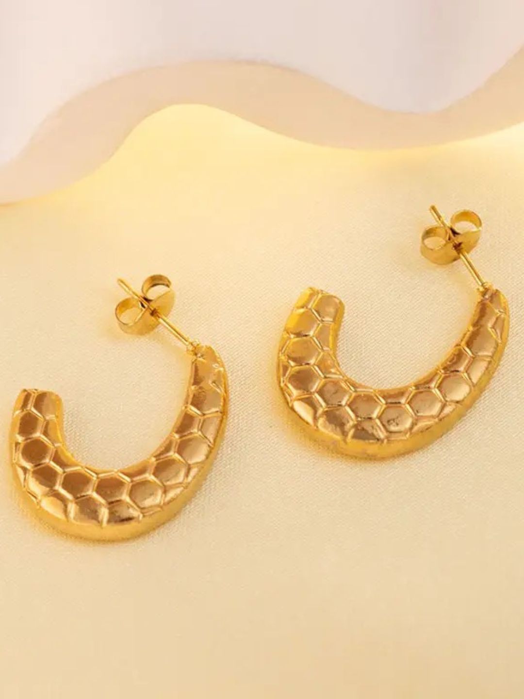 Moon Classic Vintage Stud Earrings