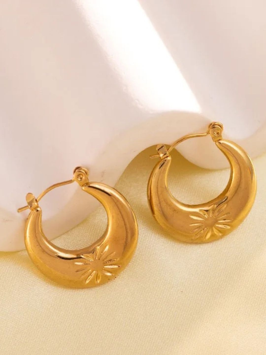 Vintage Carve Flower Hoop Earrings