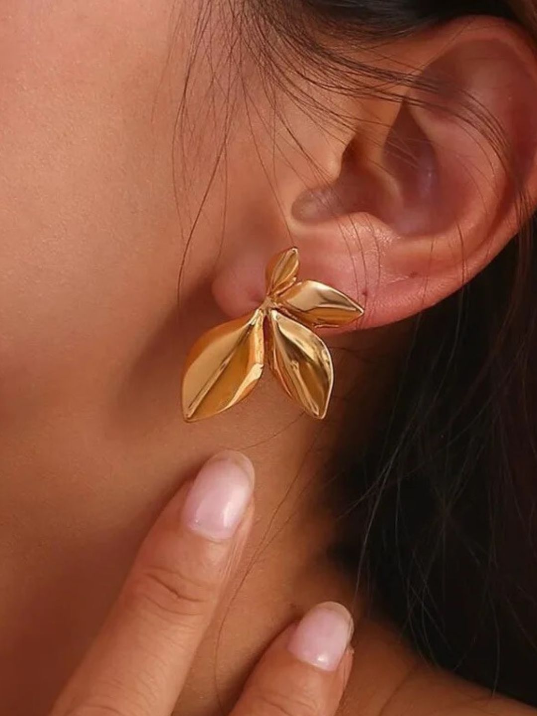 Glossy Leafy Shaped Earrings