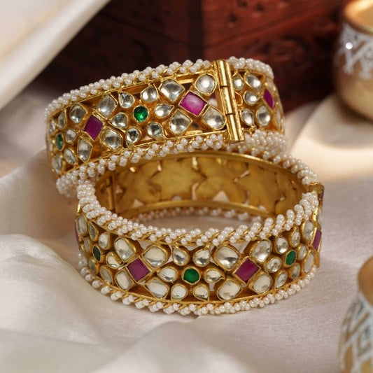 Niya Multicolured Kundan Embellished Bangle