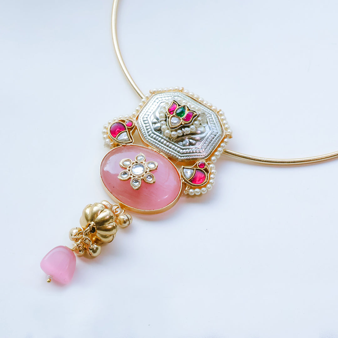 Handcrafted Pink Stone Hasli with Kundan Lotus Motif – Designer Fusion Jewelry