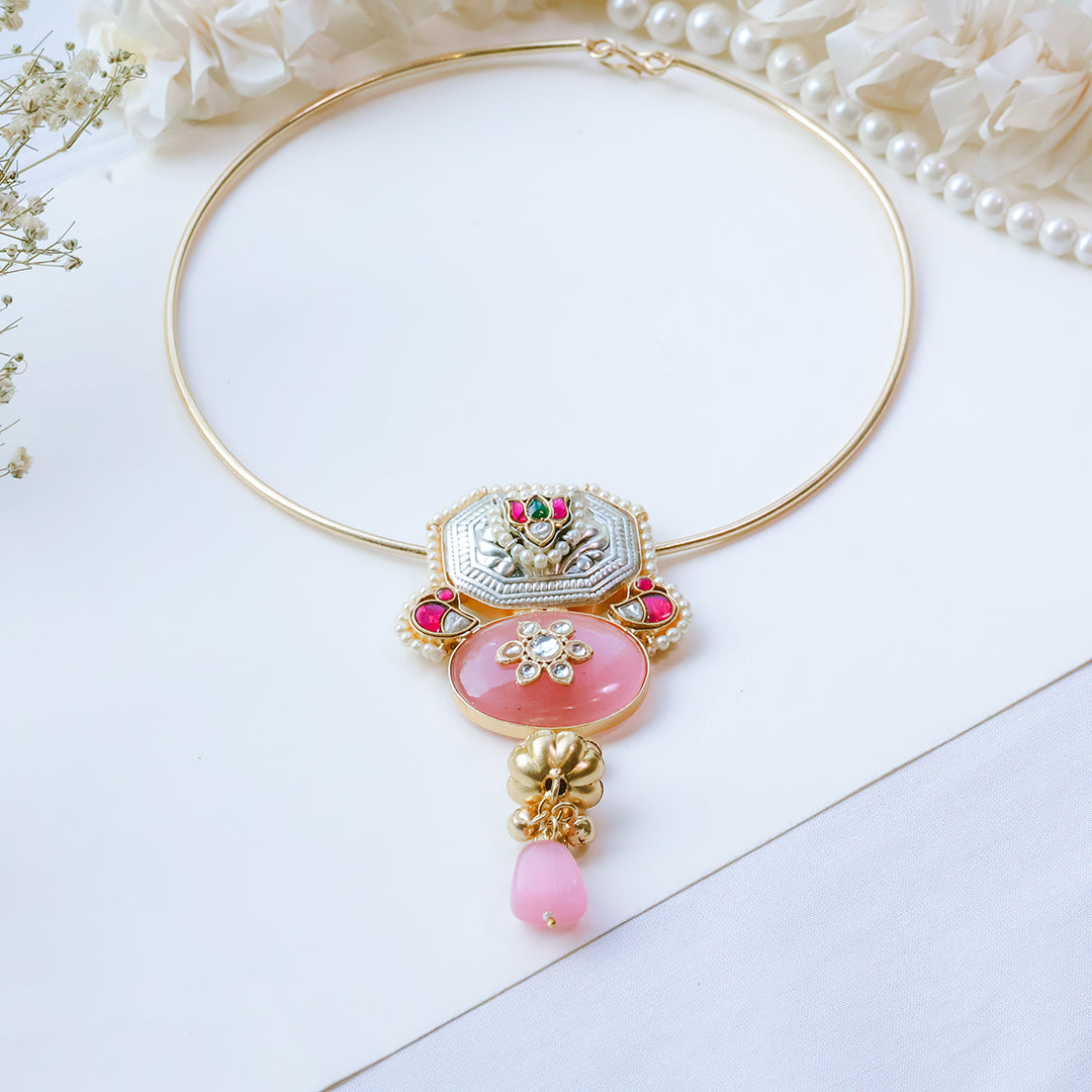 Handcrafted Pink Stone Hasli with Kundan Lotus Motif – Designer Fusion Jewelry