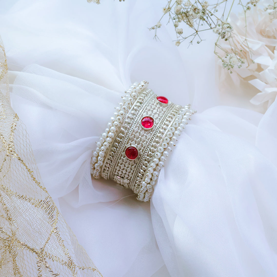 Oxidized Silver Kada with Red Kundan Stones and Pearl Bead Border