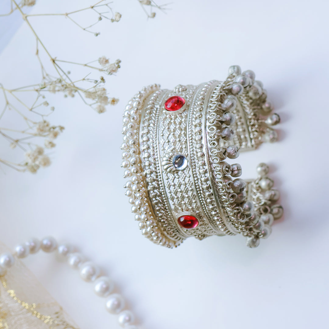 Oxidized Silver Kada with Red & White Kundan Stones and Ghungroo Detailing