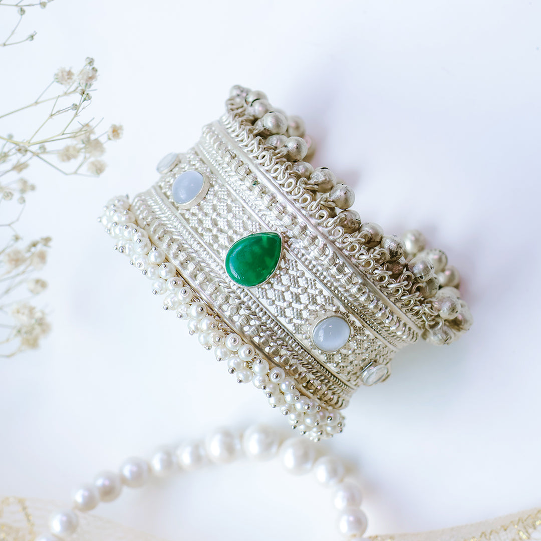 Oxidized Silver Kada with Green Teardrop Kundan & Pearl Beaded Border