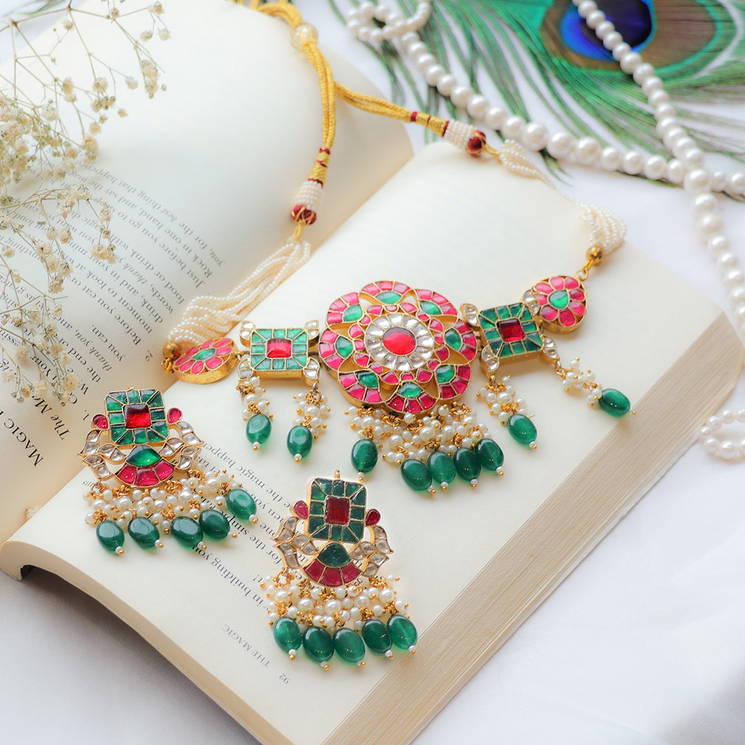 Traditional Paachi Kundan Necklace Set with Green Beads – Bridal Jewellery for Weddings