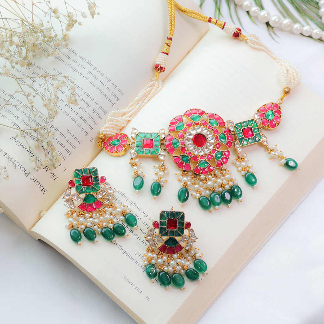 Traditional Paachi Kundan Necklace Set with Green Beads – Bridal Jewellery for Weddings