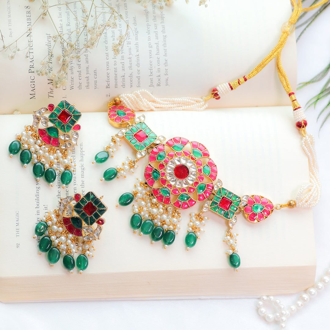 Traditional Paachi Kundan Necklace Set with Green Beads – Bridal Jewellery for Weddings