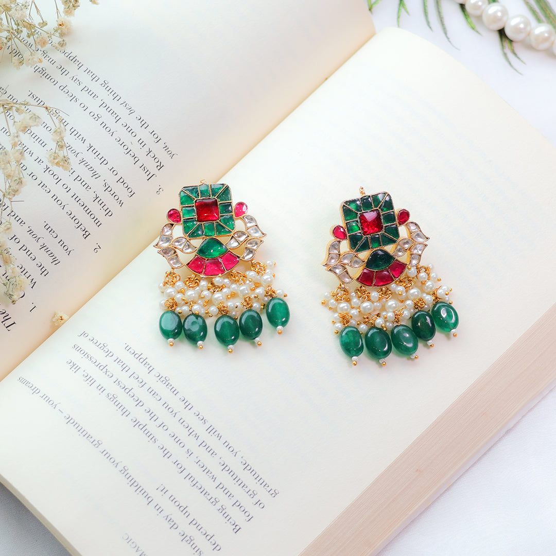 Traditional Paachi Kundan Necklace Set with Green Beads – Bridal Jewellery for Weddings