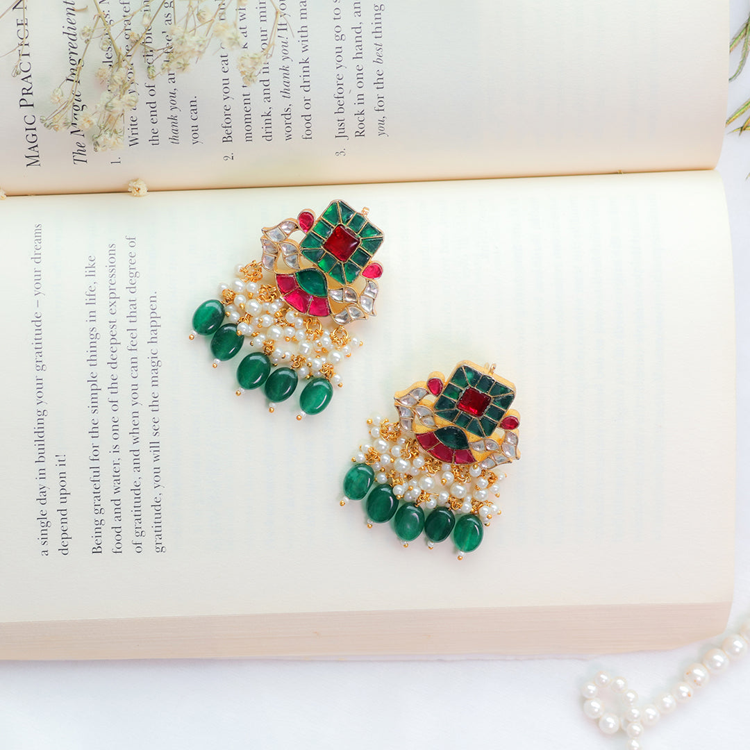 Traditional Paachi Kundan Necklace Set with Green Beads – Bridal Jewellery for Weddings