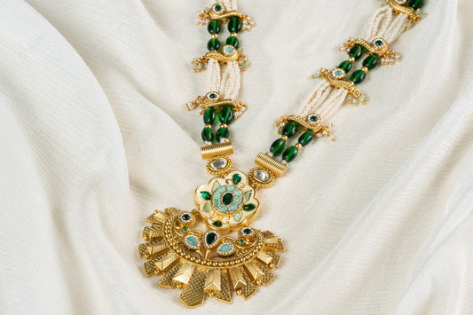 Keira Green Golden Necklace
