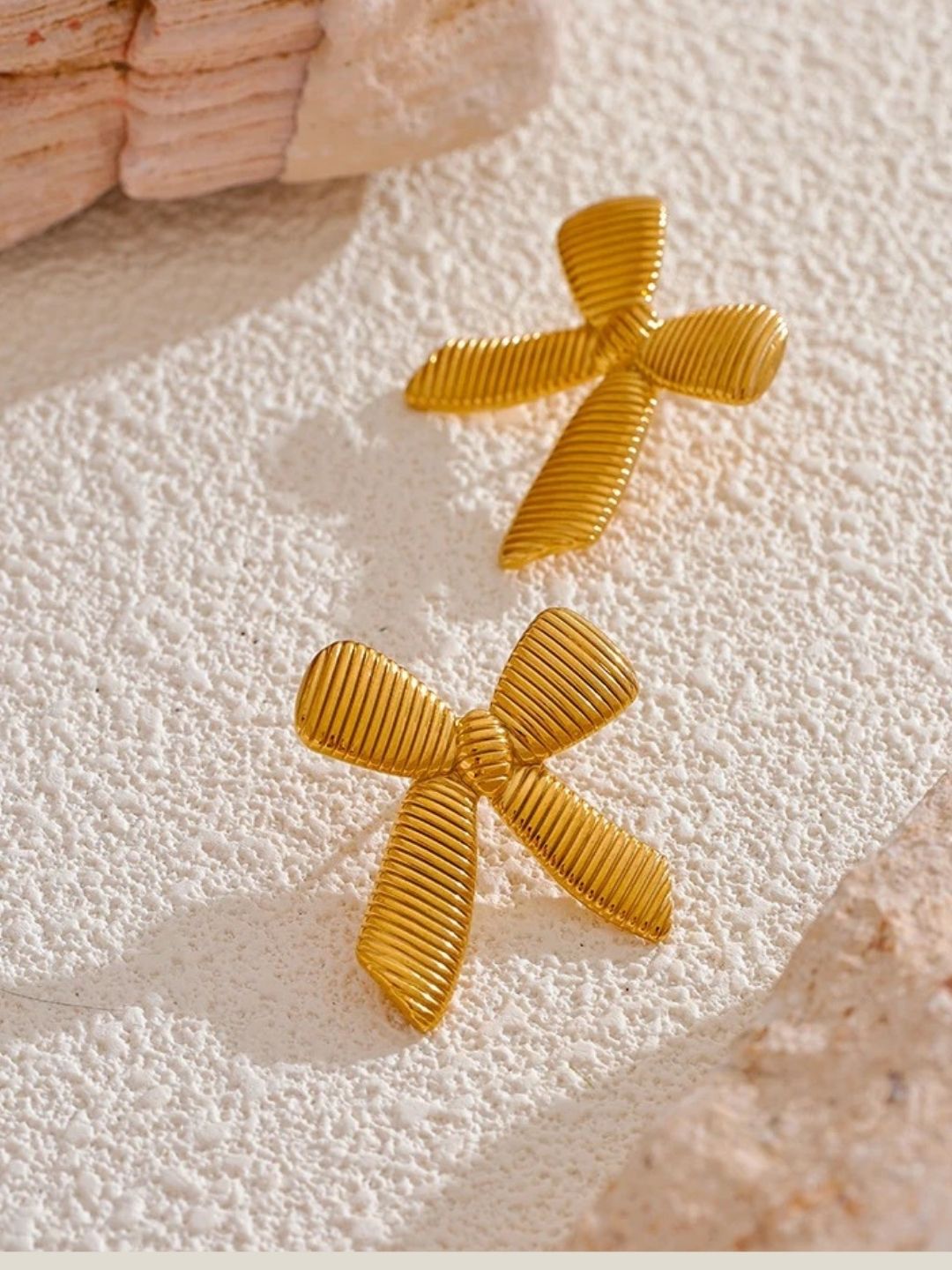The Ribbed Ribbon Studs