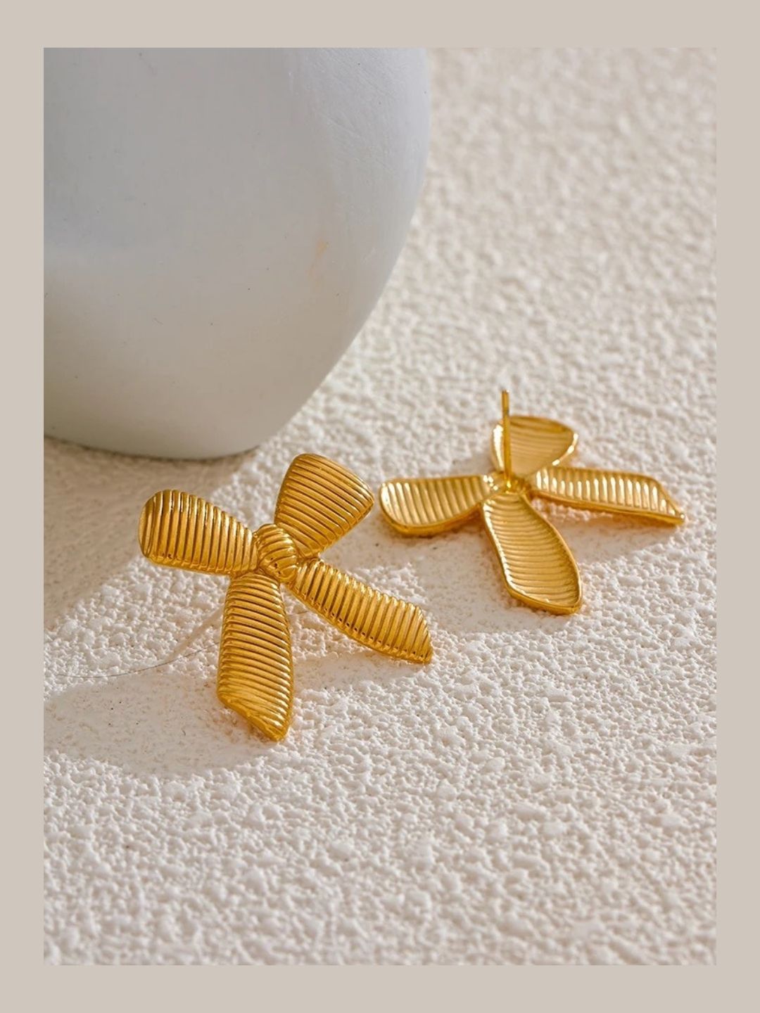 The Ribbed Ribbon Studs