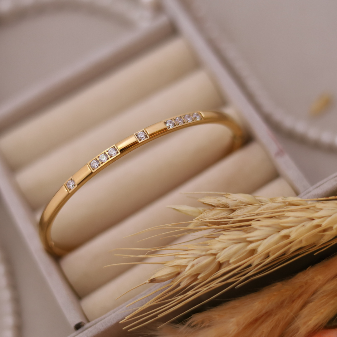 The Modern & Dainty Bracelet