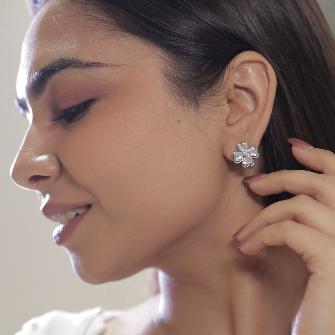 Elegant Silver Clover Stud Earrings for Women – Sparkling Four-Leaf Flower Design