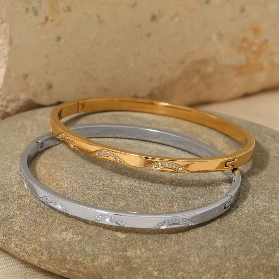 Wavy Luxe Diamond Bracelet