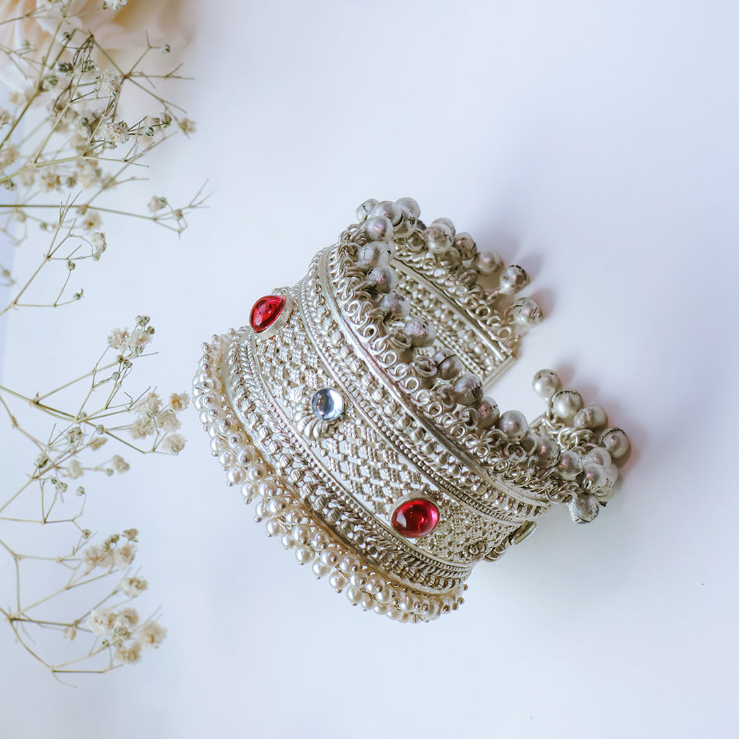 Oxidized Silver Kada with Red & White Kundan Stones and Ghungroo Detailing