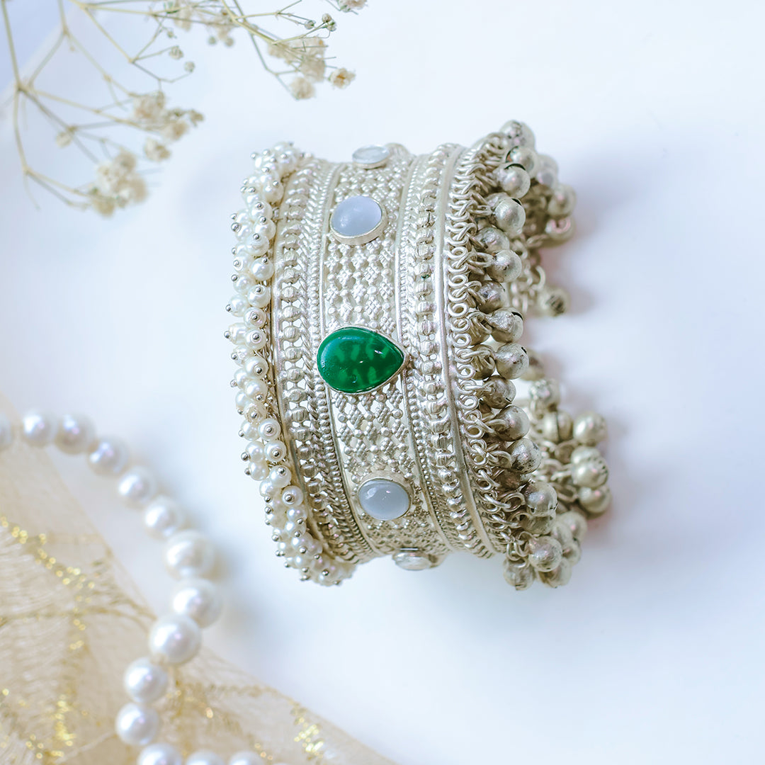 Oxidized Silver Kada with Green Teardrop Kundan & Pearl Beaded Border