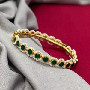 Emerald Green Bracelet in Kundan