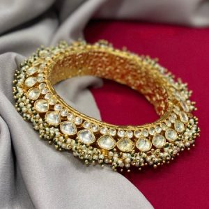 Pirohi Work Bracelet in Paachi Kundan