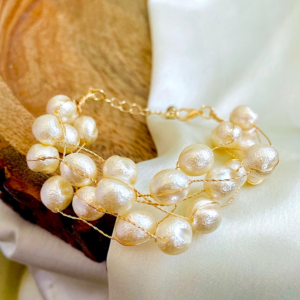 Fashionable Oval Shaped Pearl Bracelet