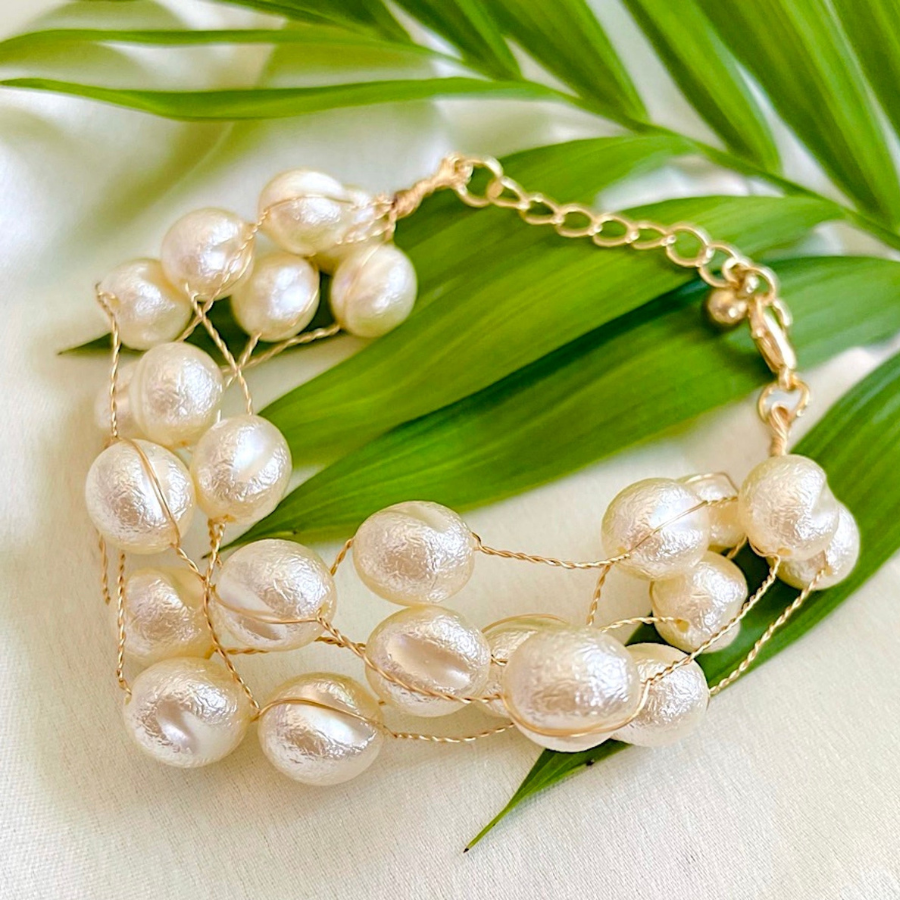 Fashionable Oval Shaped Pearl Bracelet