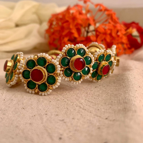 Gold Plated Paachi Kundan Pochi