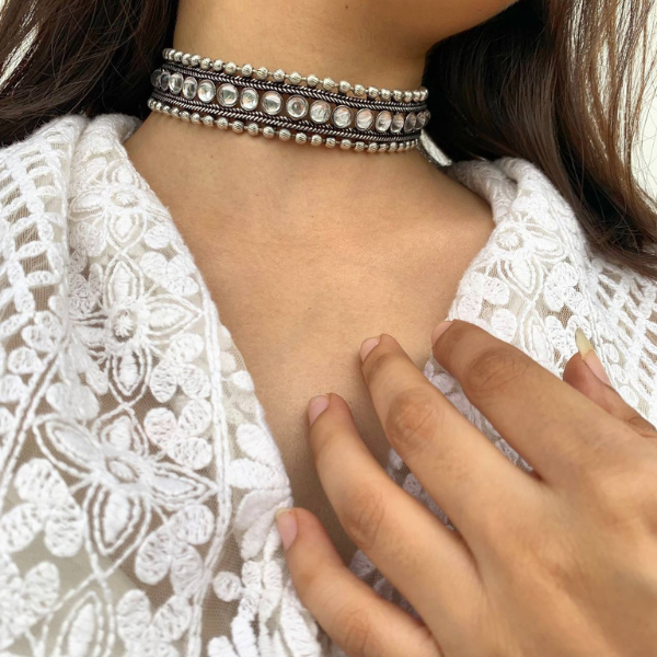White Stone Choker in Oxidised Finish