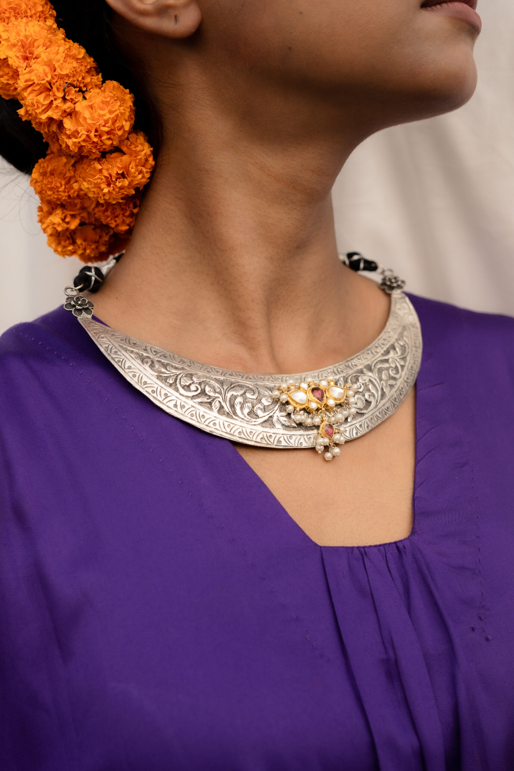 Dual Tone Tribal Silver Kundan Hasli Necklace